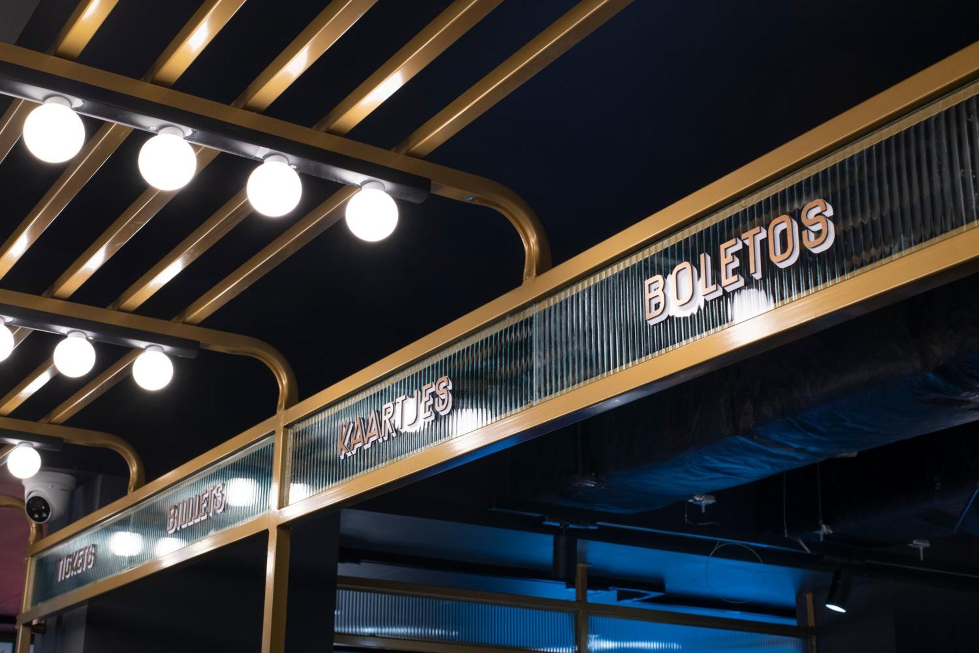 Отель Ibis Styles London Gatwick Airport Кролей Экстерьер фото
