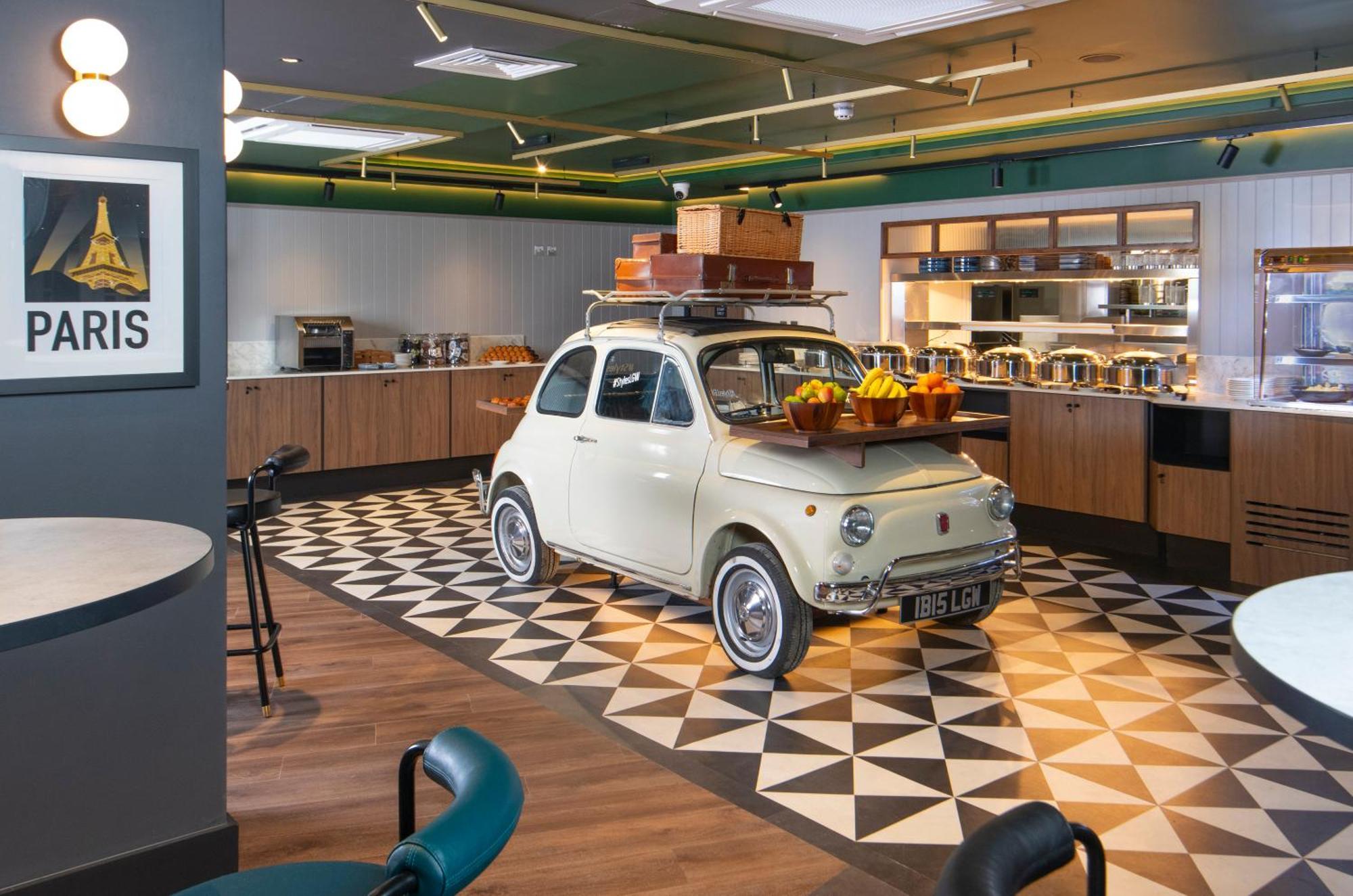 Отель Ibis Styles London Gatwick Airport Кролей Экстерьер фото