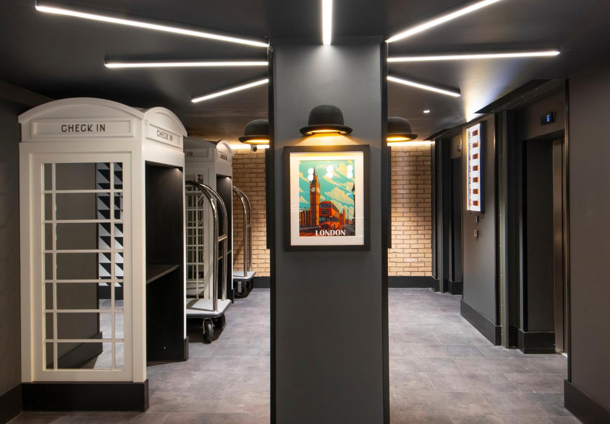 Отель Ibis Styles London Gatwick Airport Кролей Экстерьер фото