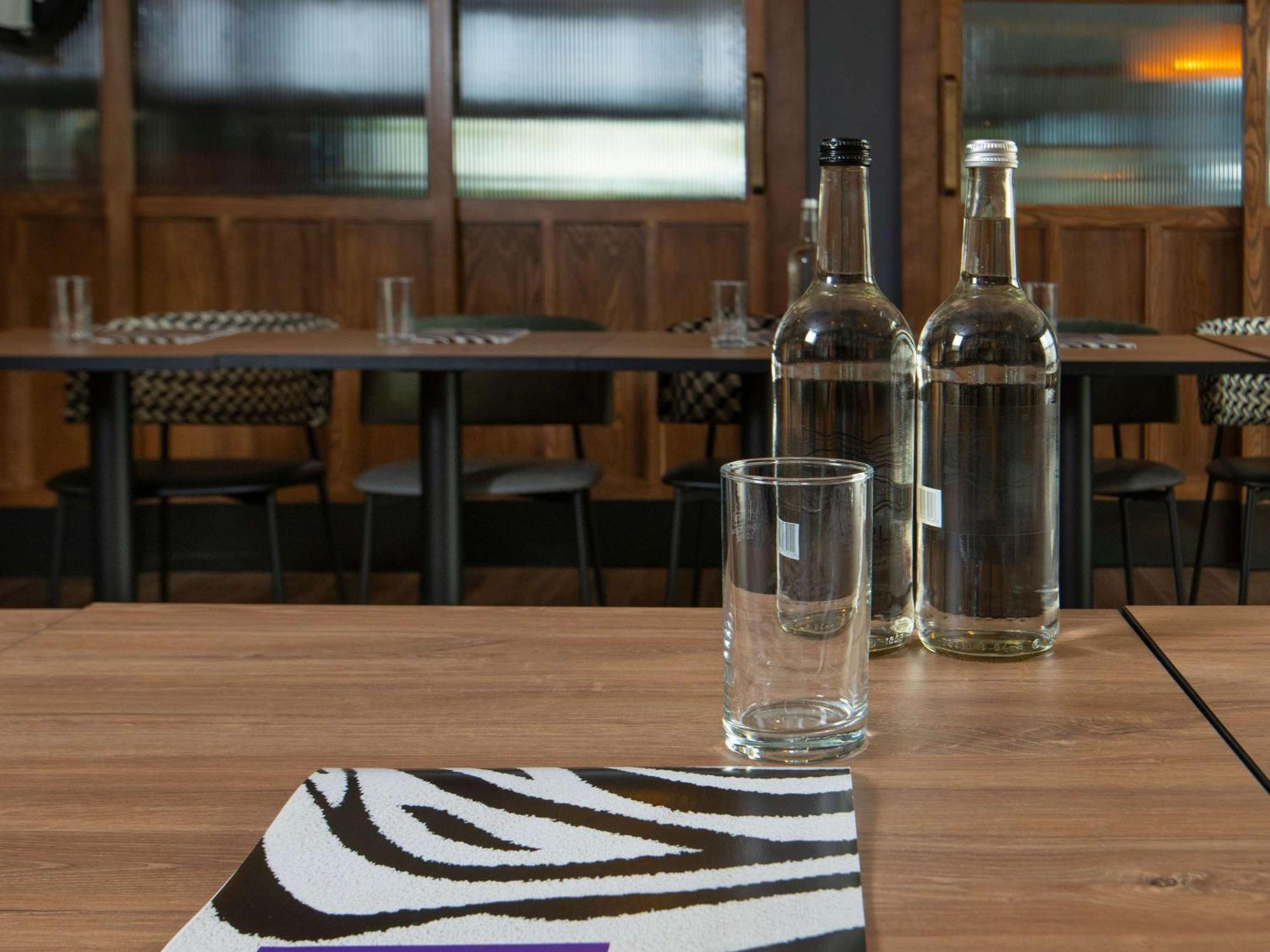 Отель Ibis Styles London Gatwick Airport Кролей Экстерьер фото