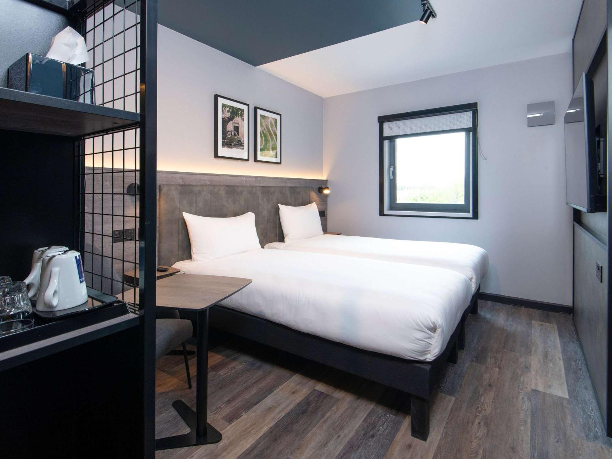 Отель Ibis Styles London Gatwick Airport Кролей Экстерьер фото