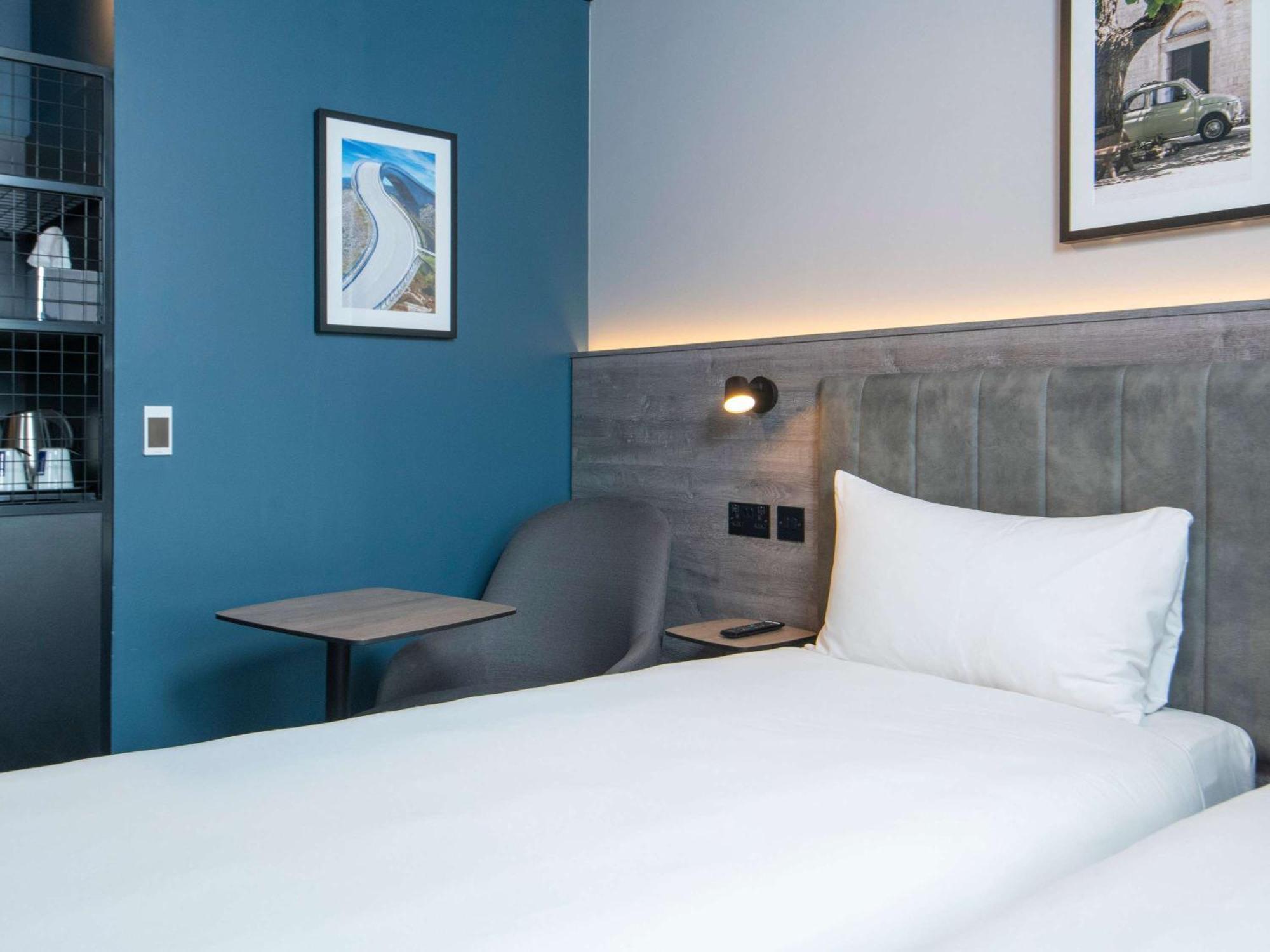 Отель Ibis Styles London Gatwick Airport Кролей Экстерьер фото