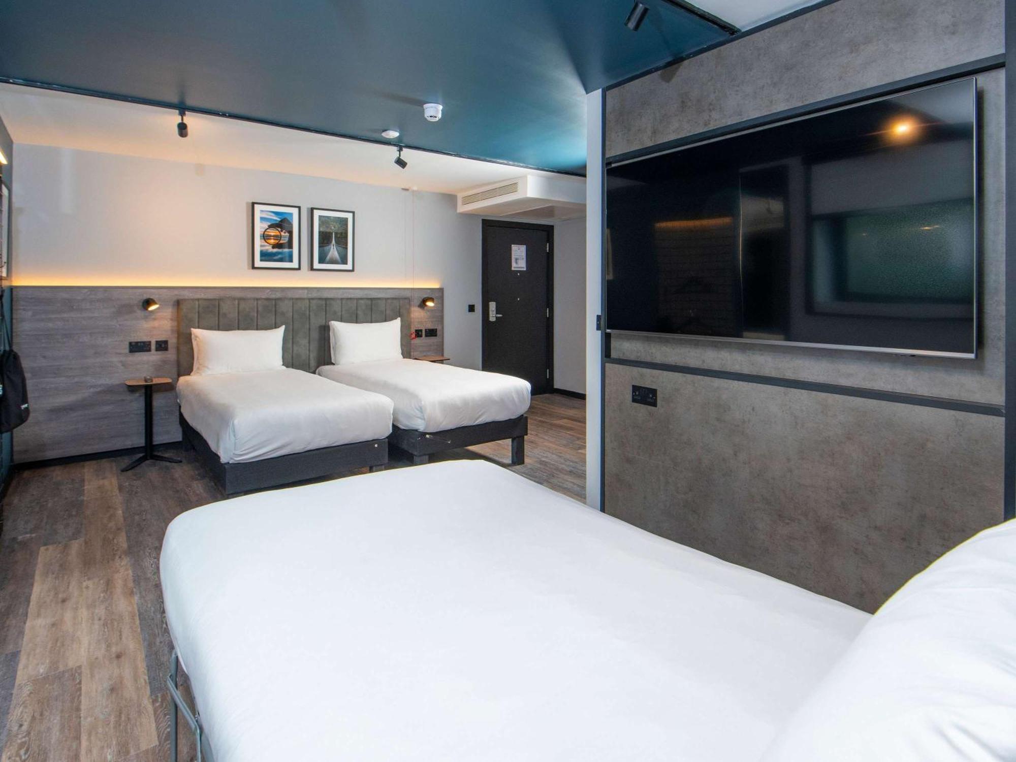 Отель Ibis Styles London Gatwick Airport Кролей Экстерьер фото