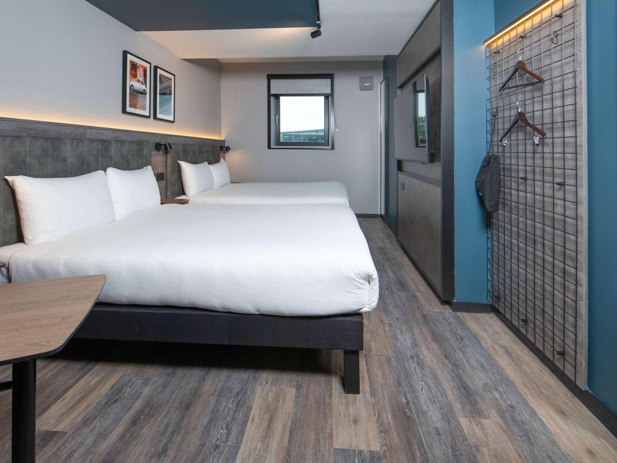 Отель Ibis Styles London Gatwick Airport Кролей Экстерьер фото