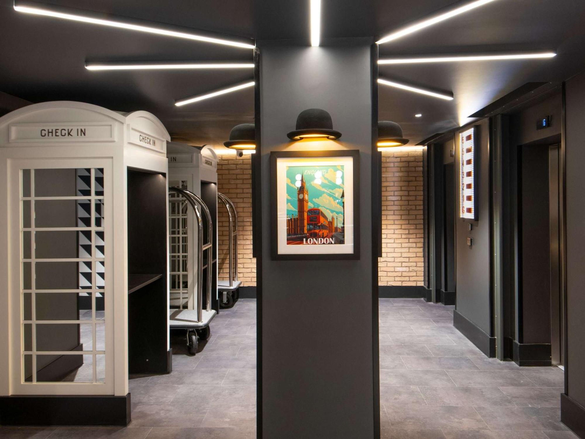 Отель Ibis Styles London Gatwick Airport Кролей Экстерьер фото